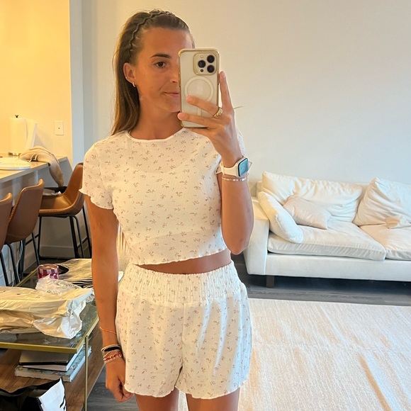 NWT floral set - Picture 2 of 3